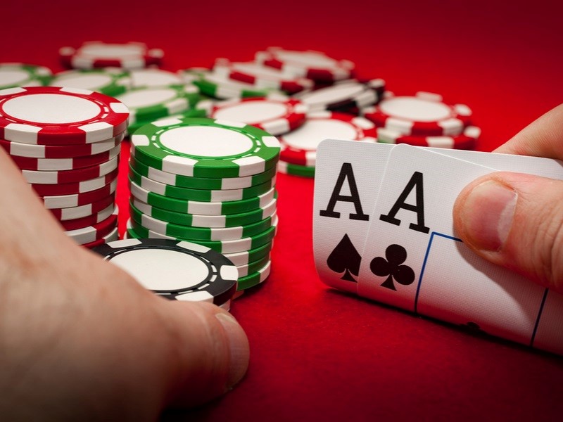 Poker dan Keterampilan Matematika: Mengapa Hitungan Penting di Meja